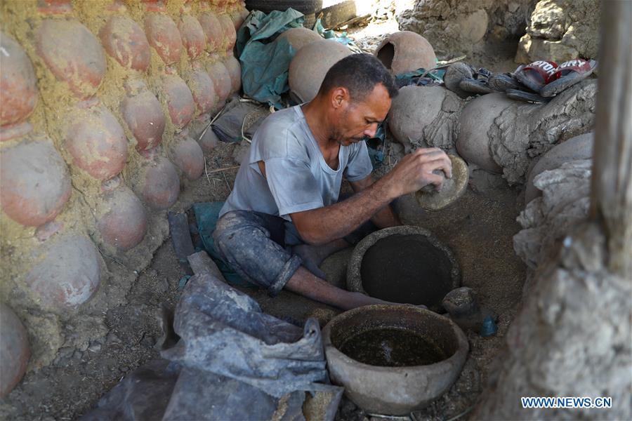 EGYPT-FAYOUM-POTTERY MAKING