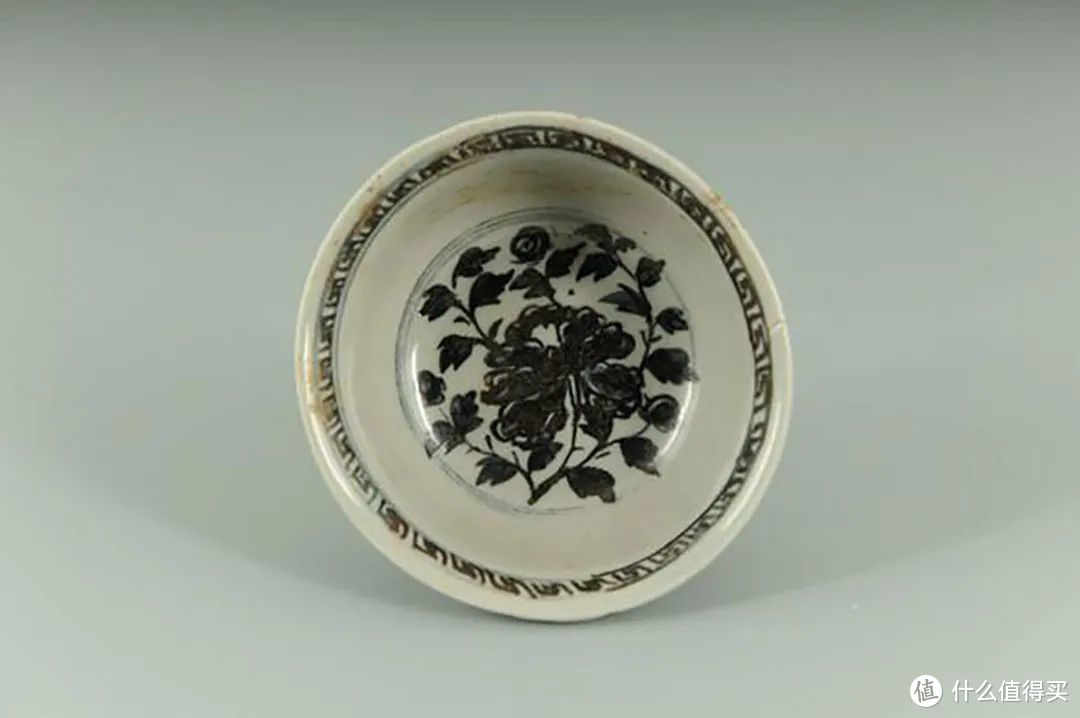 元青花牡丹纹高足杯，高安市博物馆藏 ©高安市博物馆